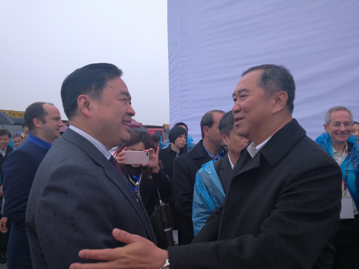 1496475932511805.jpg 5-趙振元與格羅方德副總裁洪啟財熱情交流.jpg