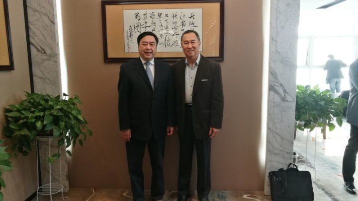 1496476054578466.jpg 10-趙振元與拜訪十一科技的格羅方德副總裁洪啟財先生親切合影.jpg