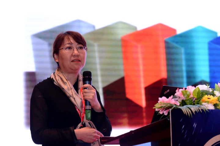 1496506730319208.jpg 7-黃玖梅同志做專(zhuān)題演講.jpg