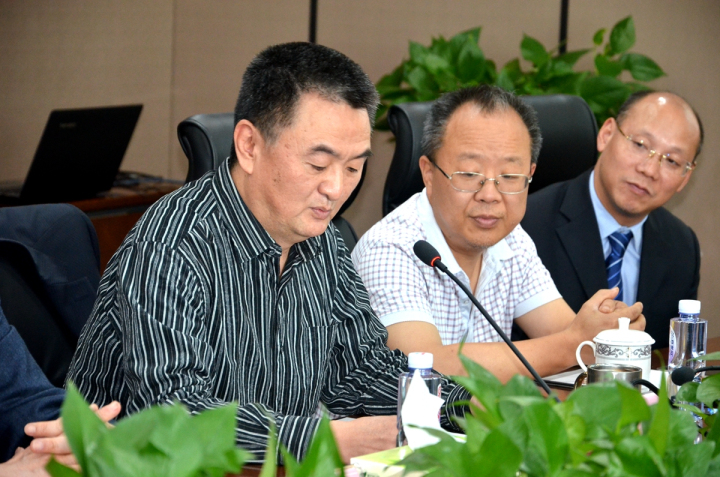 1496509162389438.jpg 2-黨委副書記王珩主持儀式.jpg